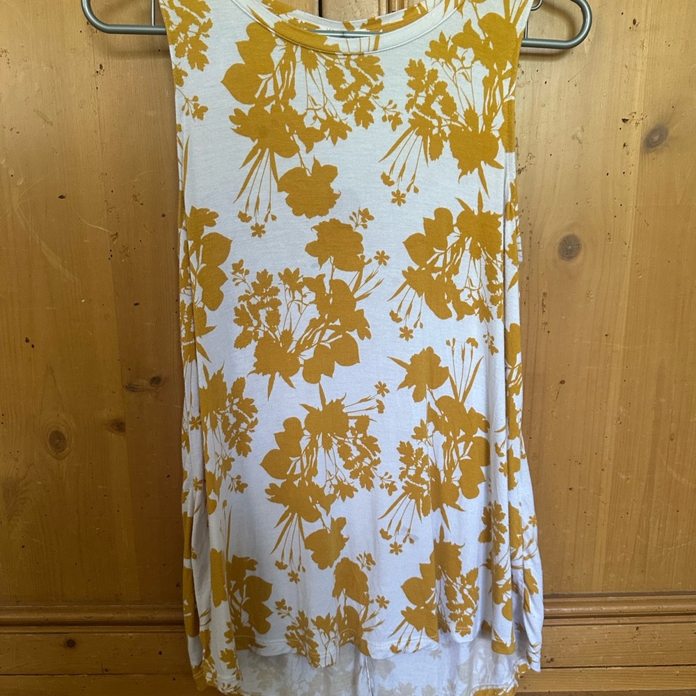 Apt 9 Floral Sleeveless Top in Yellow and White